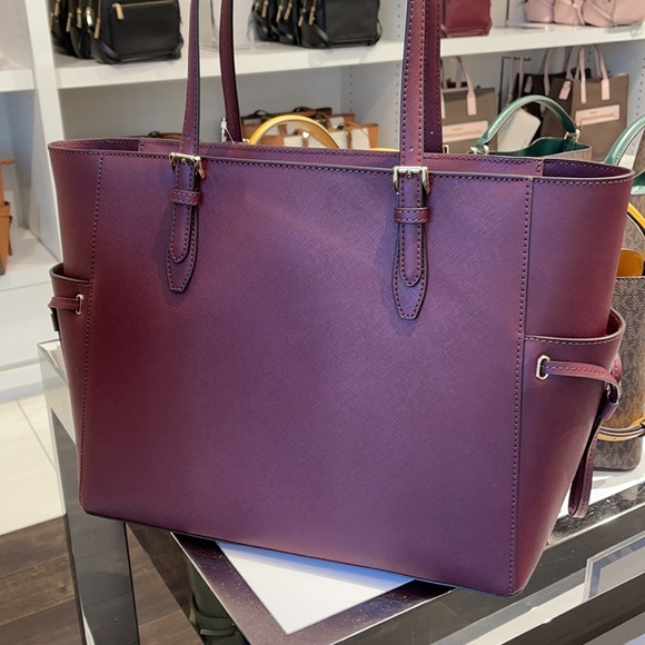 Michael Kors Gilly Travel Large Drawstring Tote Oxblood NWT - Picture 4 of 16